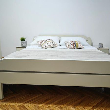 Orient Apartman Sremska Kamenica Extérieur photo